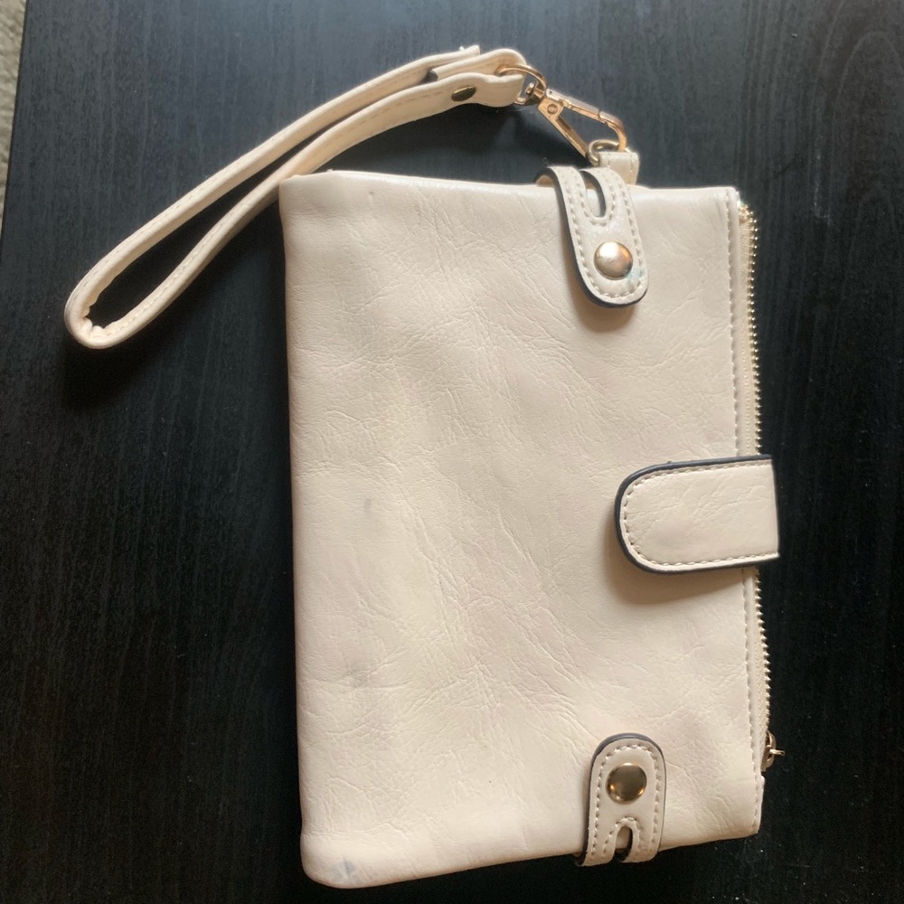 Tan Wristlet with 12 pockets!!